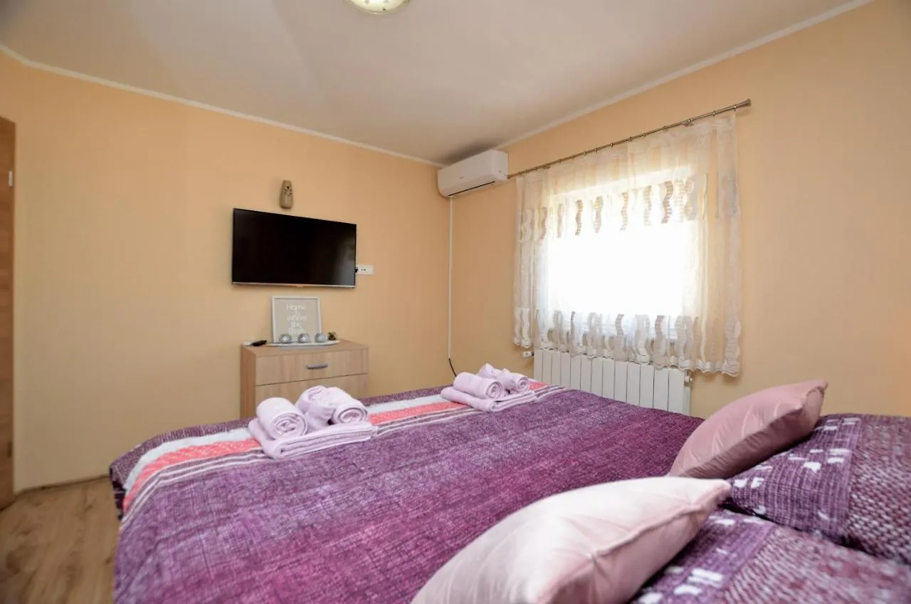 Nedeščina Villa Daris