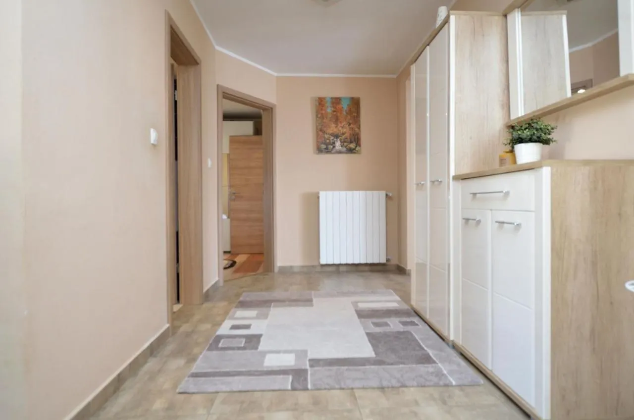 Villa Daris Nedeščina 0*,