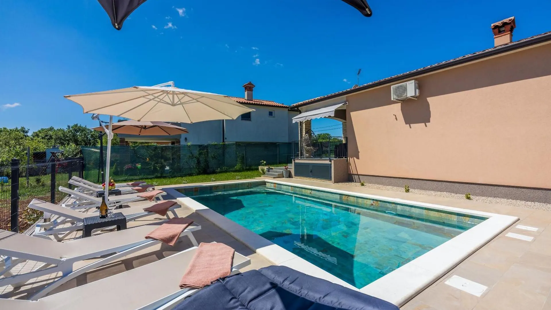Villa Daris Nedeščina 0*,  Croacia