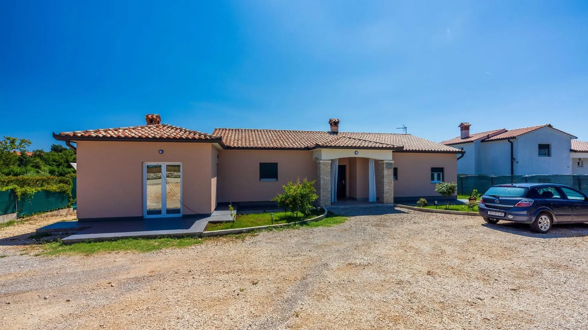 Villa Daris Nedeščina